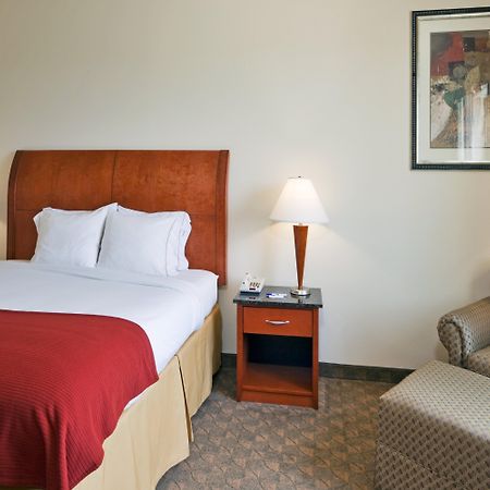 Holiday Inn Express Hotel And Suites Fairfield-North By Ihg Phòng bức ảnh