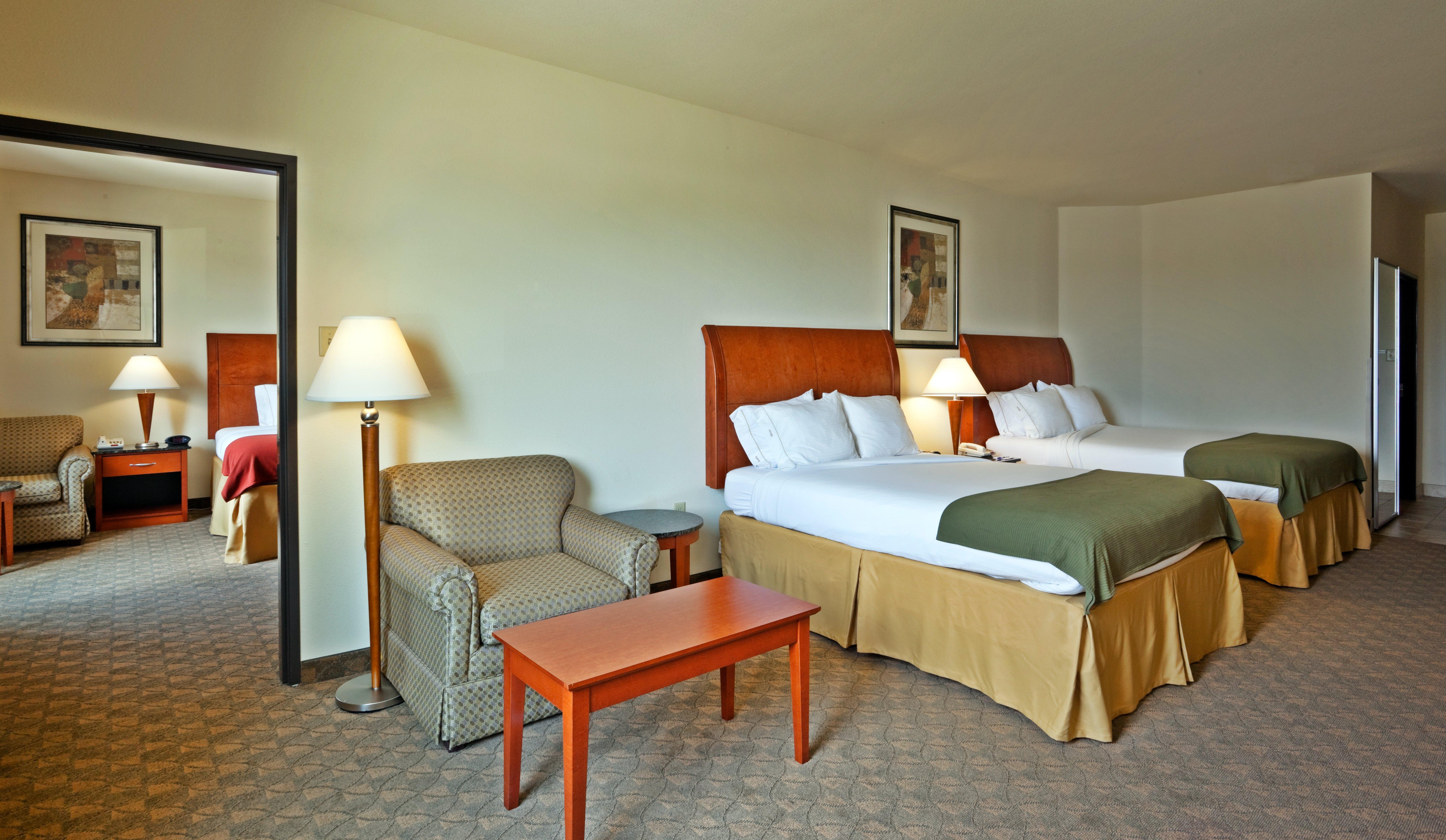 Holiday Inn Express Hotel And Suites Fairfield-North By Ihg Ngoại thất bức ảnh