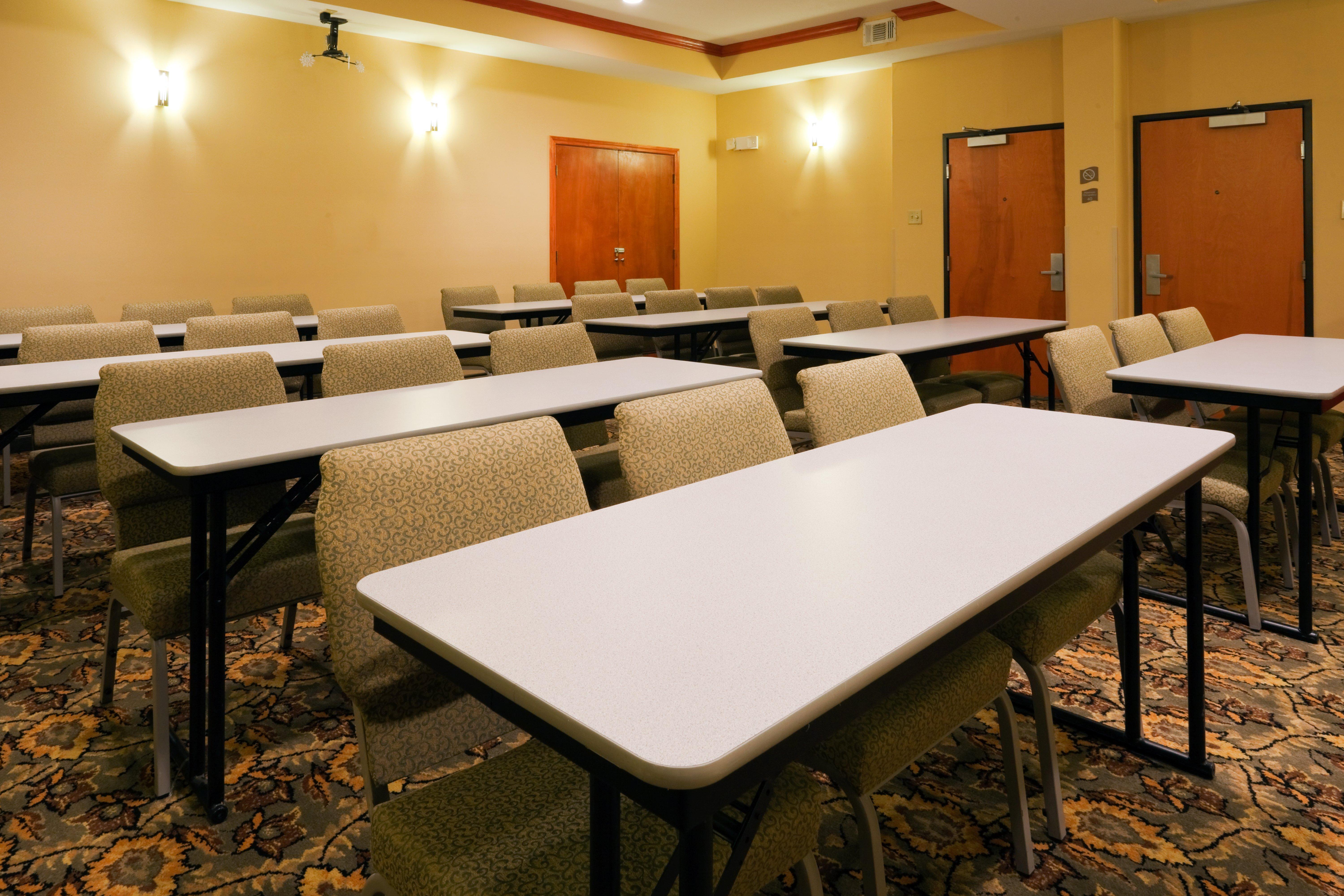 Holiday Inn Express Hotel And Suites Fairfield-North By Ihg Ngoại thất bức ảnh